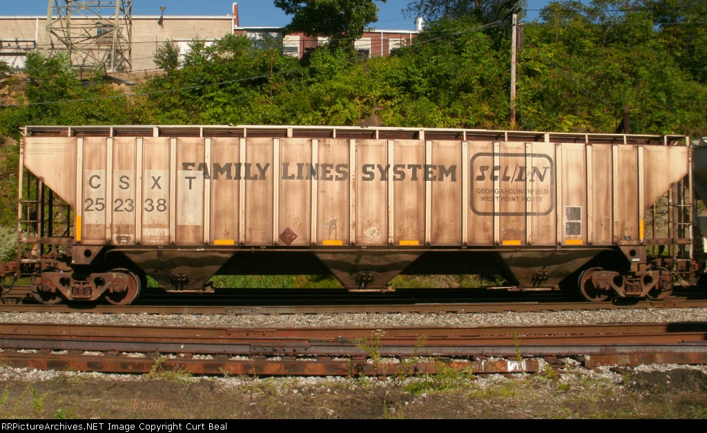 CSX 252338, former Family Lines